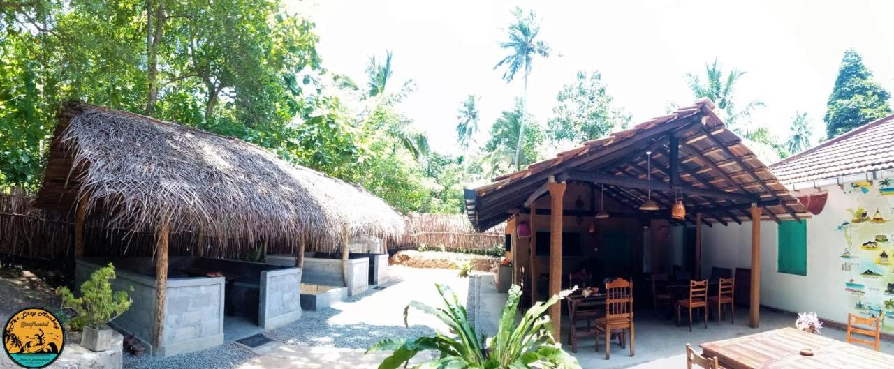 Lazy Monkey Sri Lanka Hostel Dickwella Exterior photo